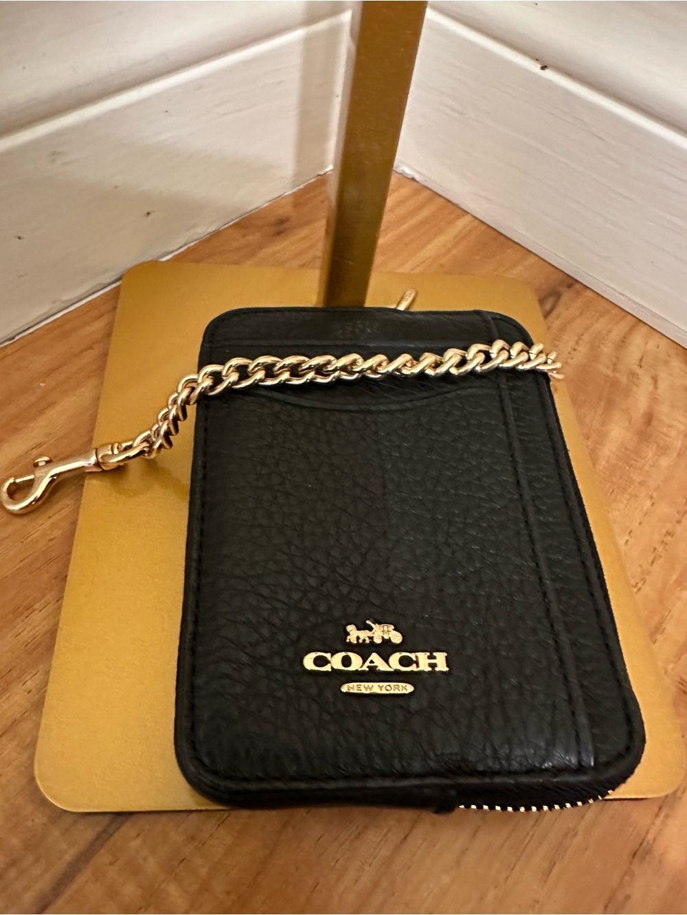 👑 Coach Zip Card Case with Chain